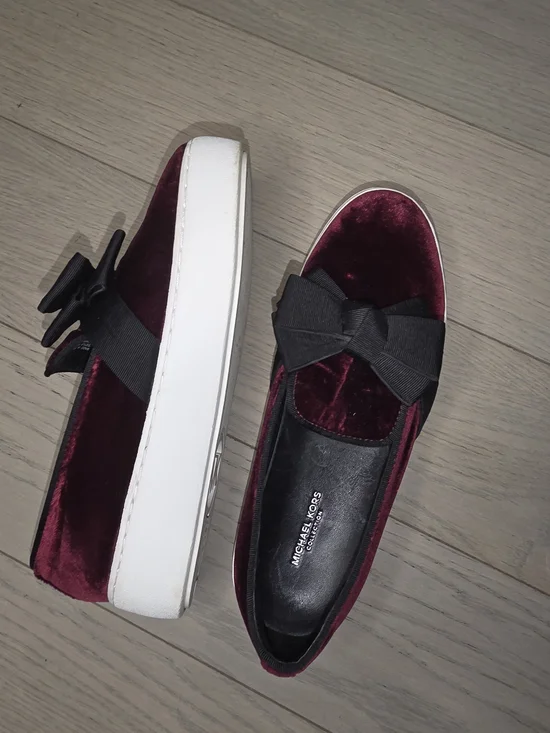 Michael Kors Burgundy Velvet Bow Flats with Black Grosgrain - Picture 5 of 5